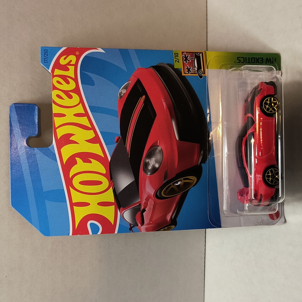 1D2 Hot Wheels Porsche 911 GT3 toy car with shipping protector